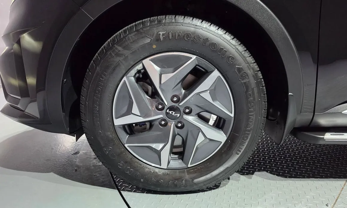 Kia Sorento — фото 8