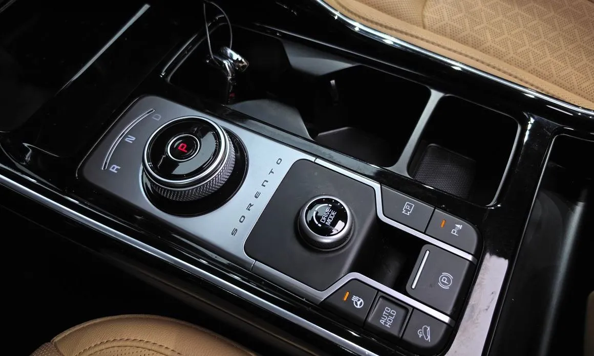 Kia Sorento — фото 5