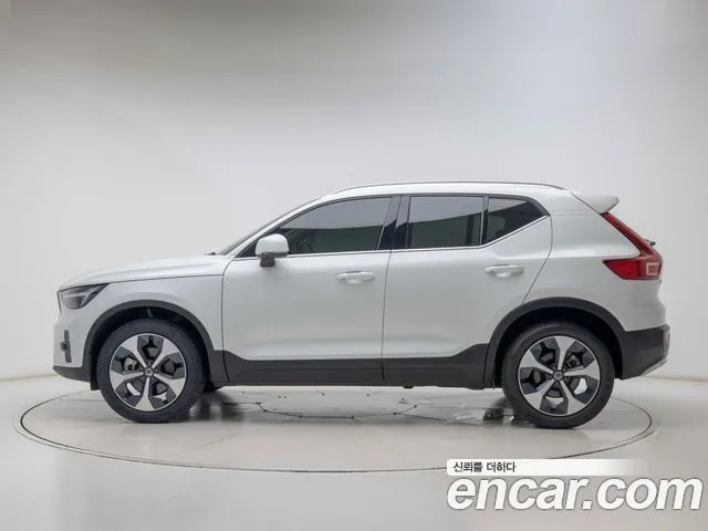 Volvo XC40 — фото 5