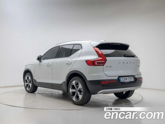 Volvo XC40 — фото 2