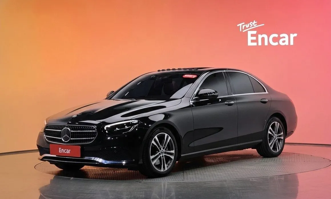 Mercedes-Benz E-Class — фото 1