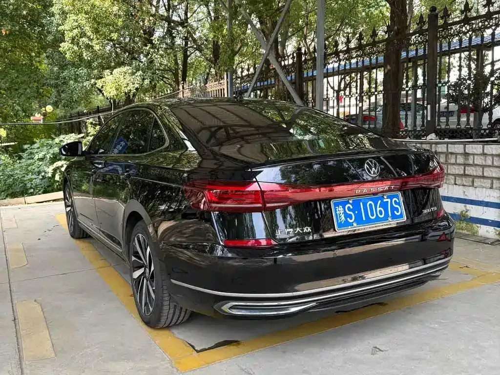Volkswagen Passat — фото 10