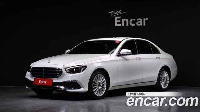 Mercedes-Benz E-Class — фото 1