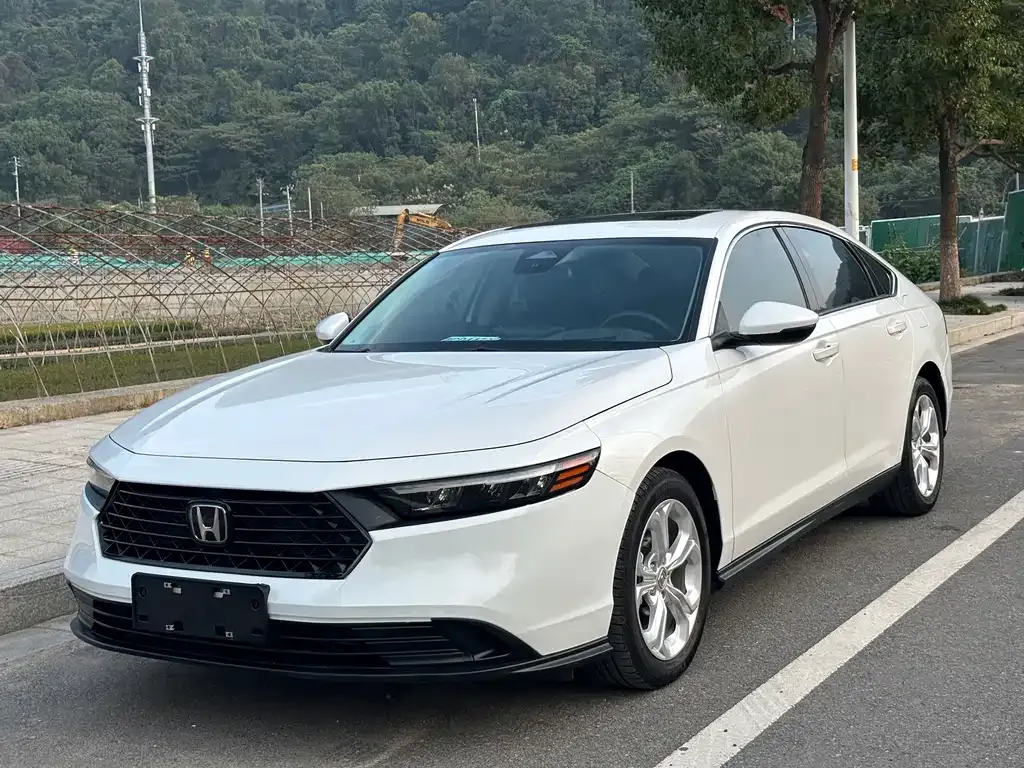 Honda Accord — фото 10