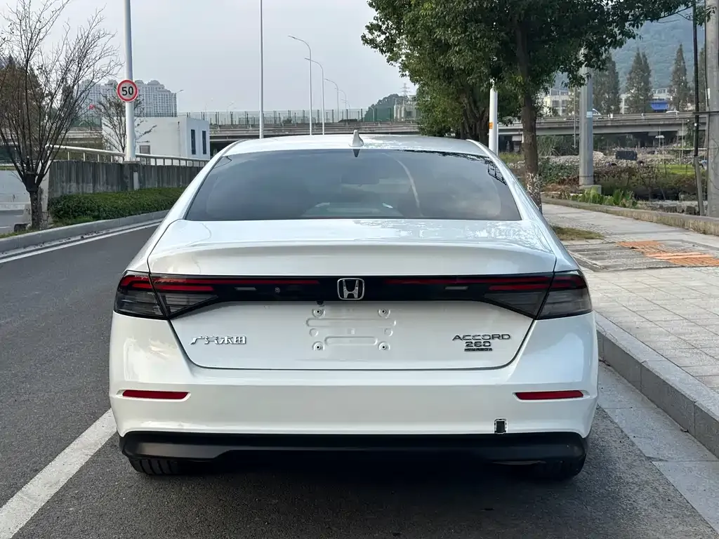 Honda Accord — фото 4