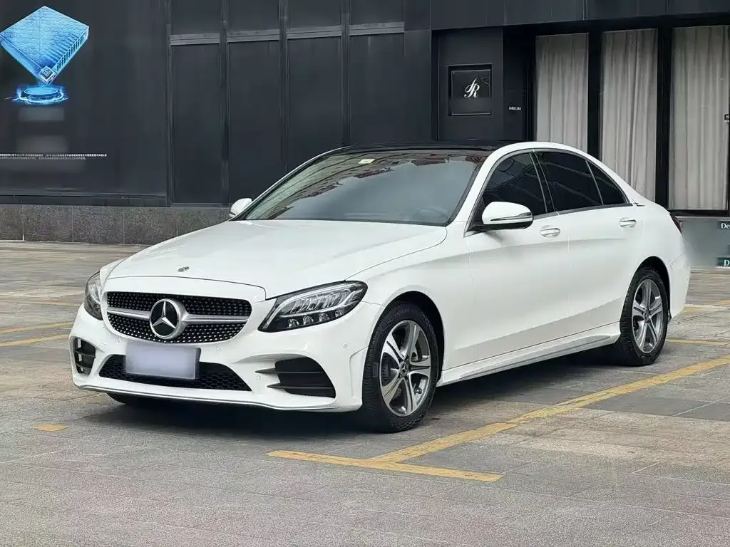 Mercedes-Benz C-Class — фото 1