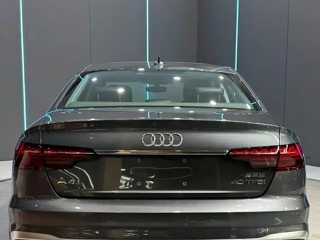 Audi A4L — фото 2