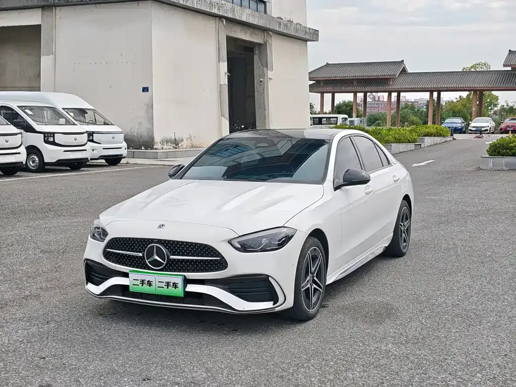 Mercedes-Benz C-Class — фото 1