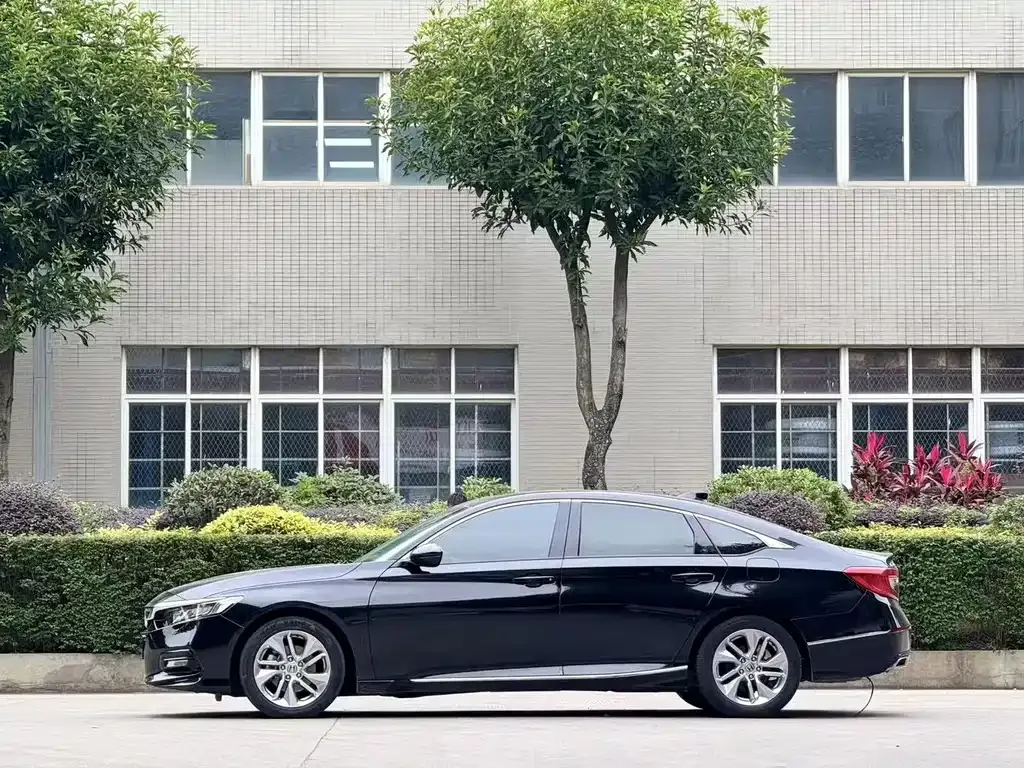 Honda Accord — фото 3