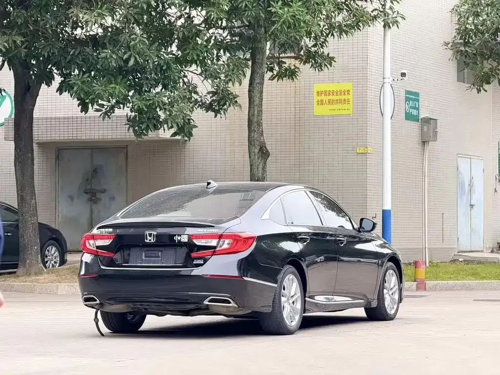 Honda Accord — фото 6