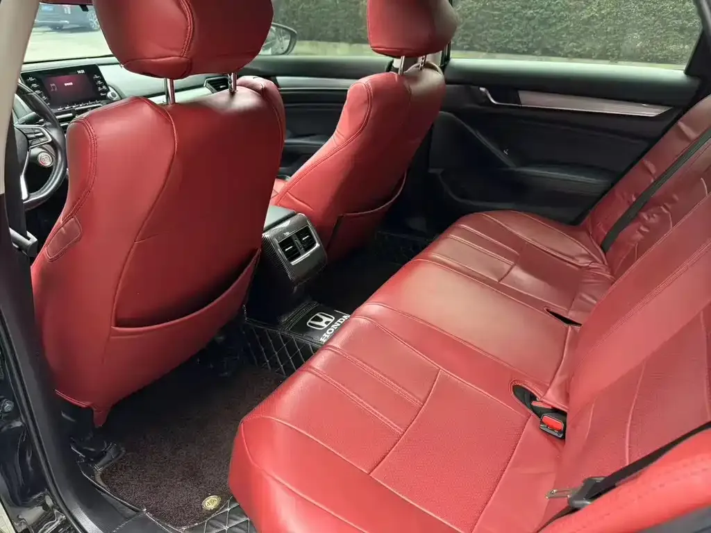 Honda Accord — фото 8