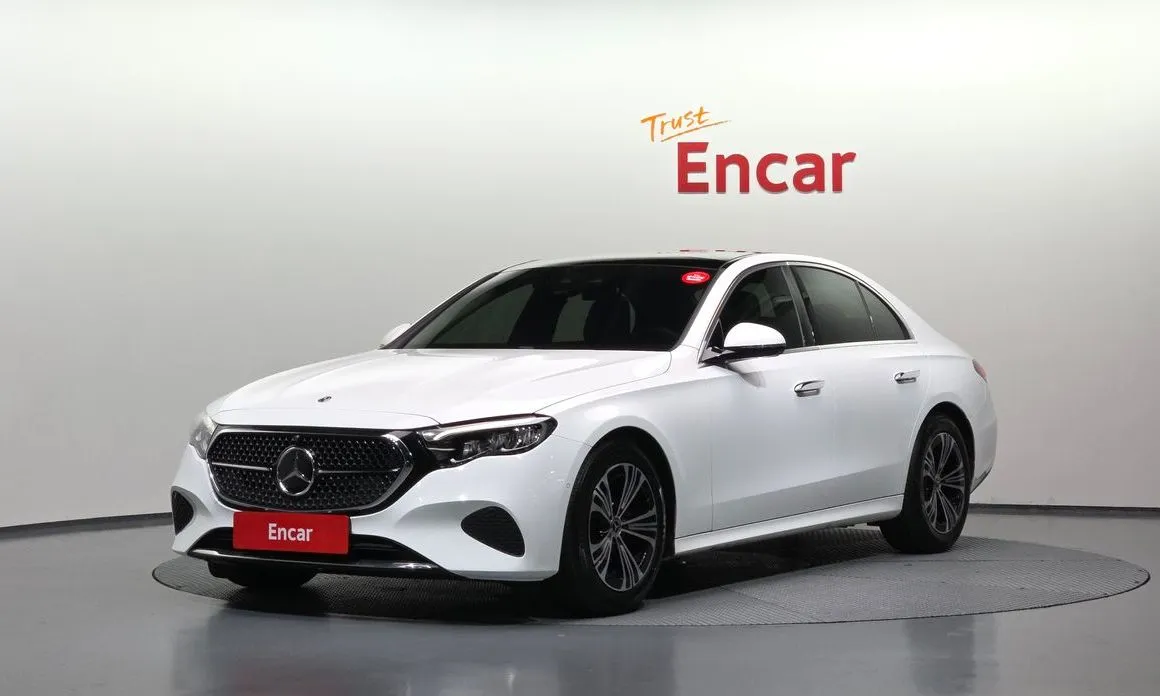 Mercedes-Benz E-Class — фото 1