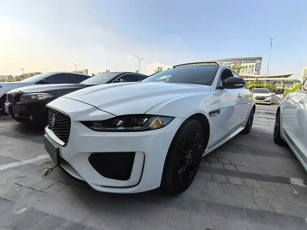 Jaguar XEL — фото 1