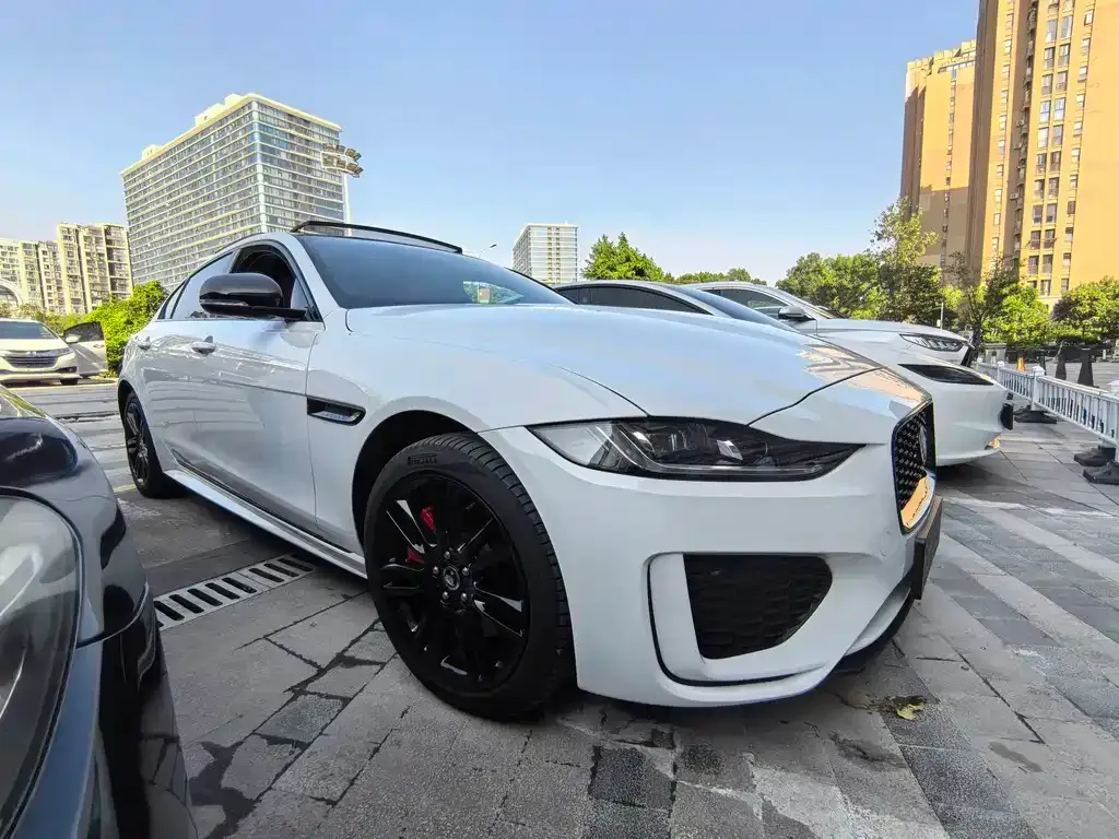 Jaguar XEL — фото 10