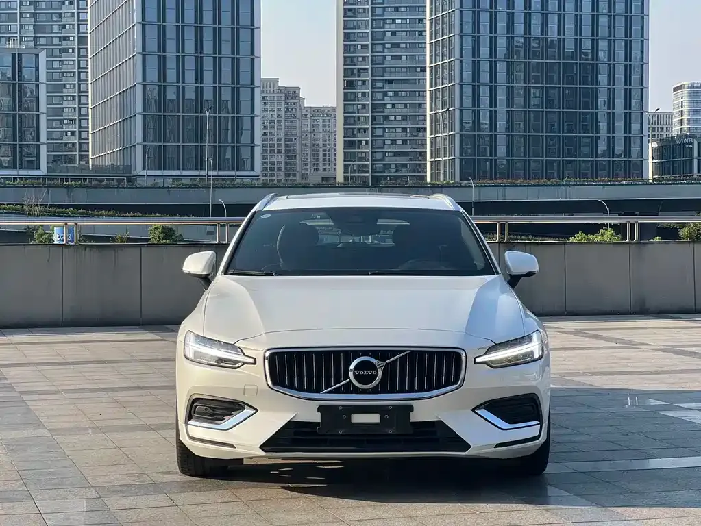Volvo V60 — фото 9
