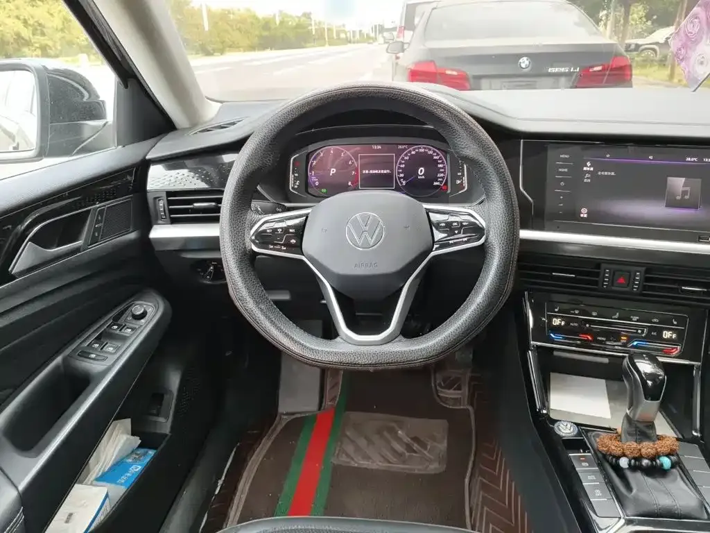 Volkswagen Passat — фото 10