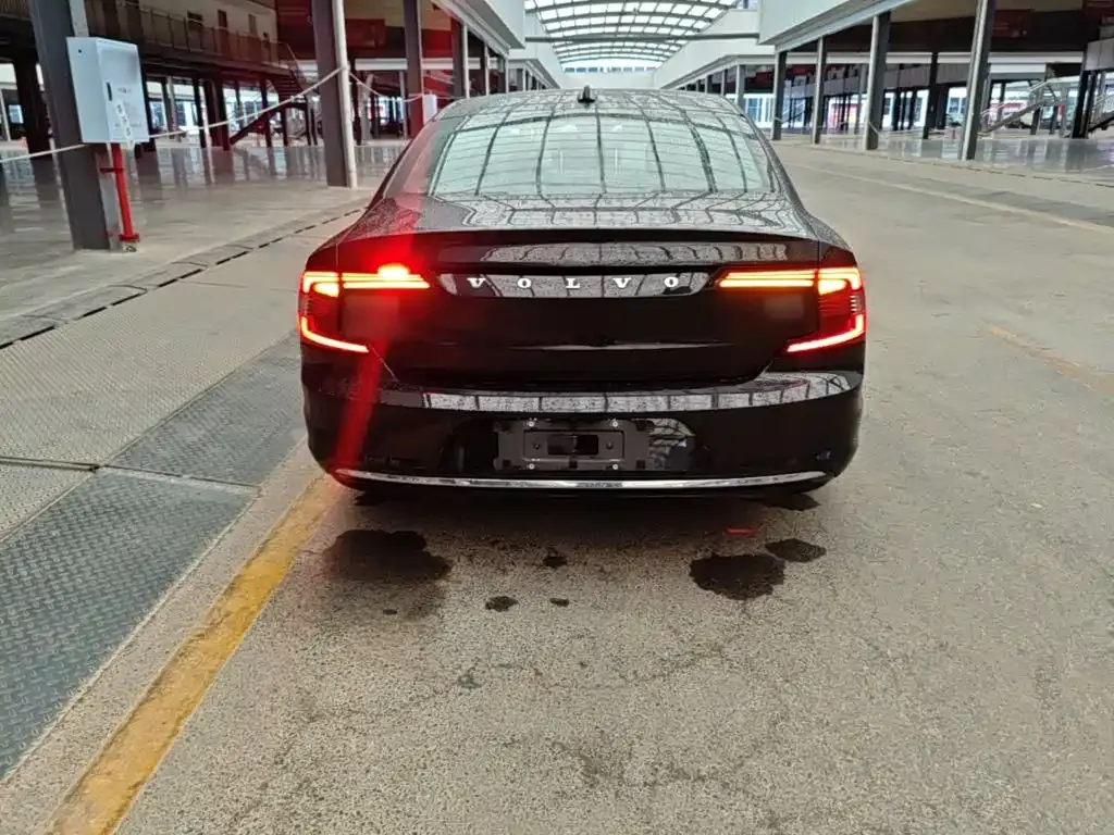 Volvo S90 — фото 10