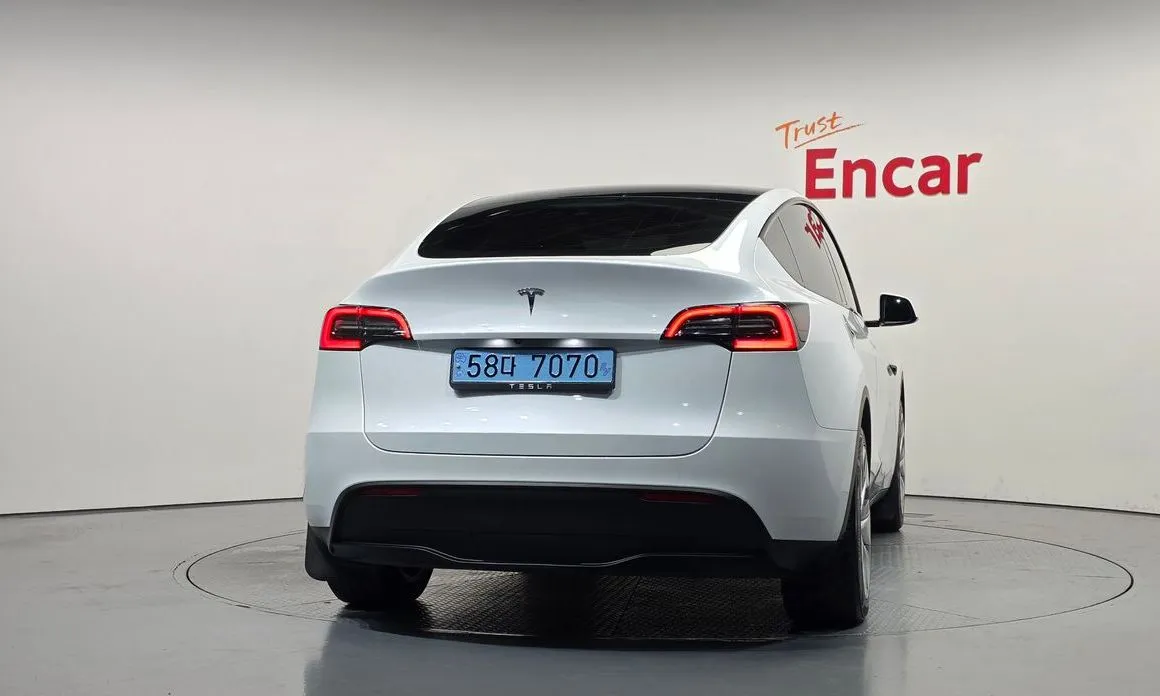 Tesla Model Y — фото 5