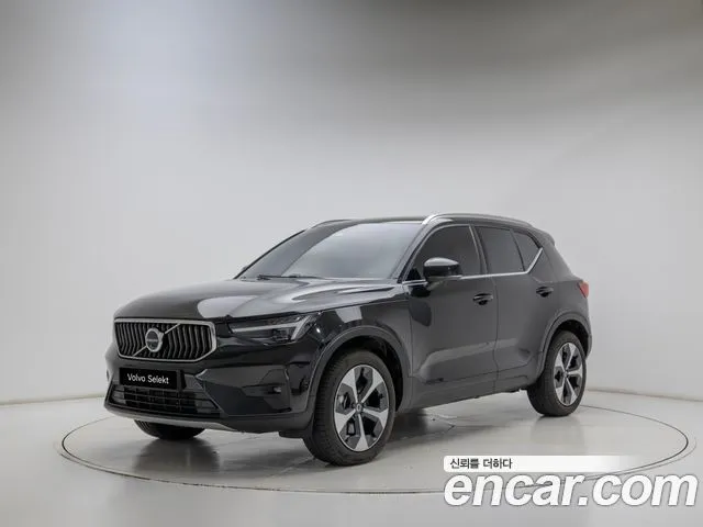 Volvo XC40 — фото 1