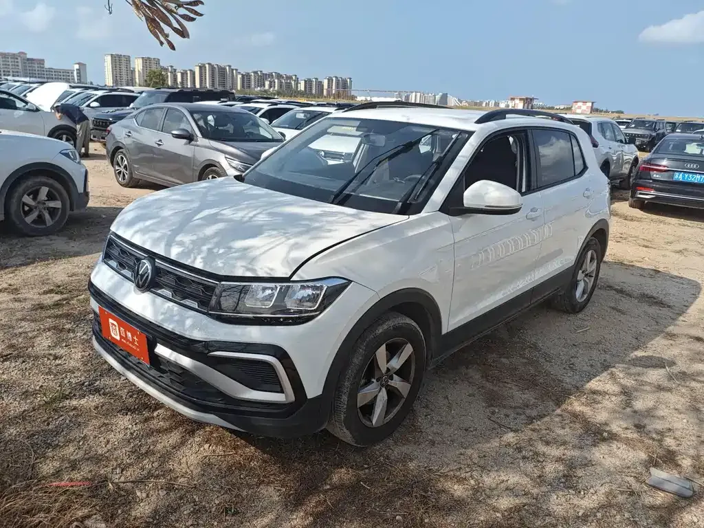 Volkswagen T-Cross — фото 1