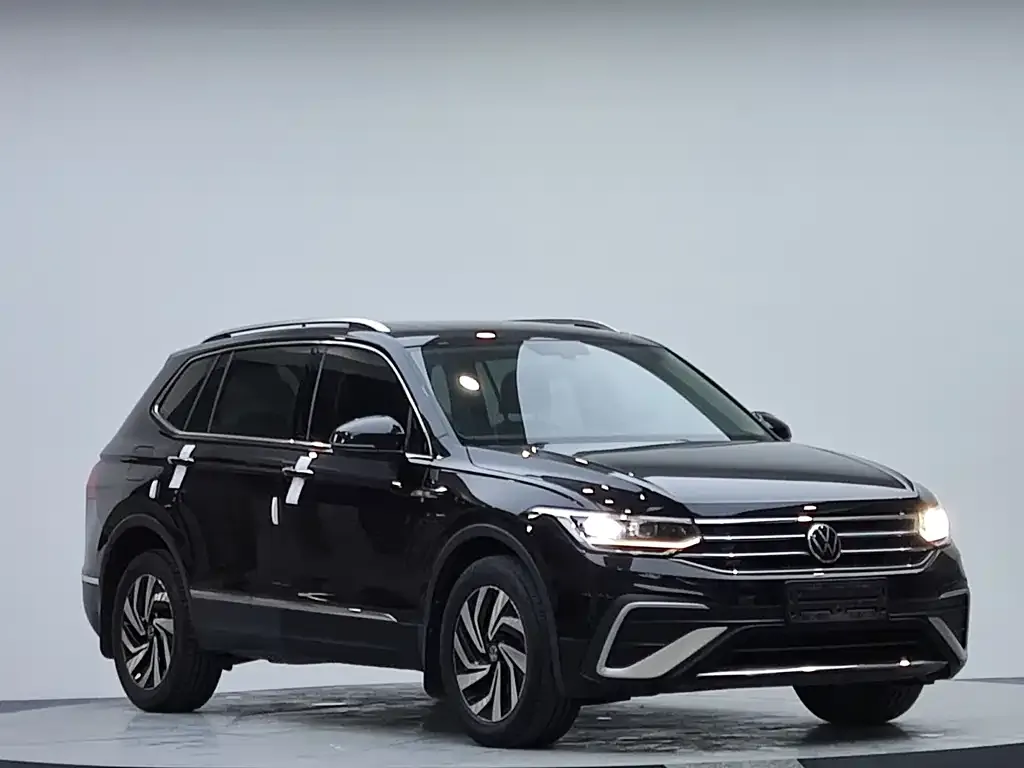 Volkswagen Tiguan L — фото 5