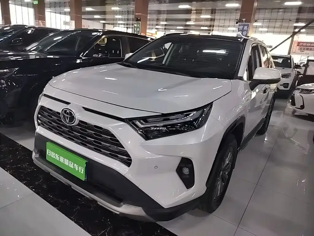 Toyota RAV4 — фото 6