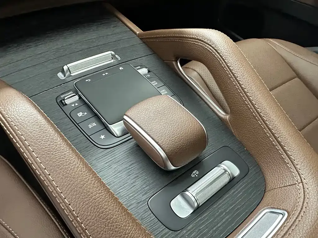 Mercedes-Benz GLS — фото 9