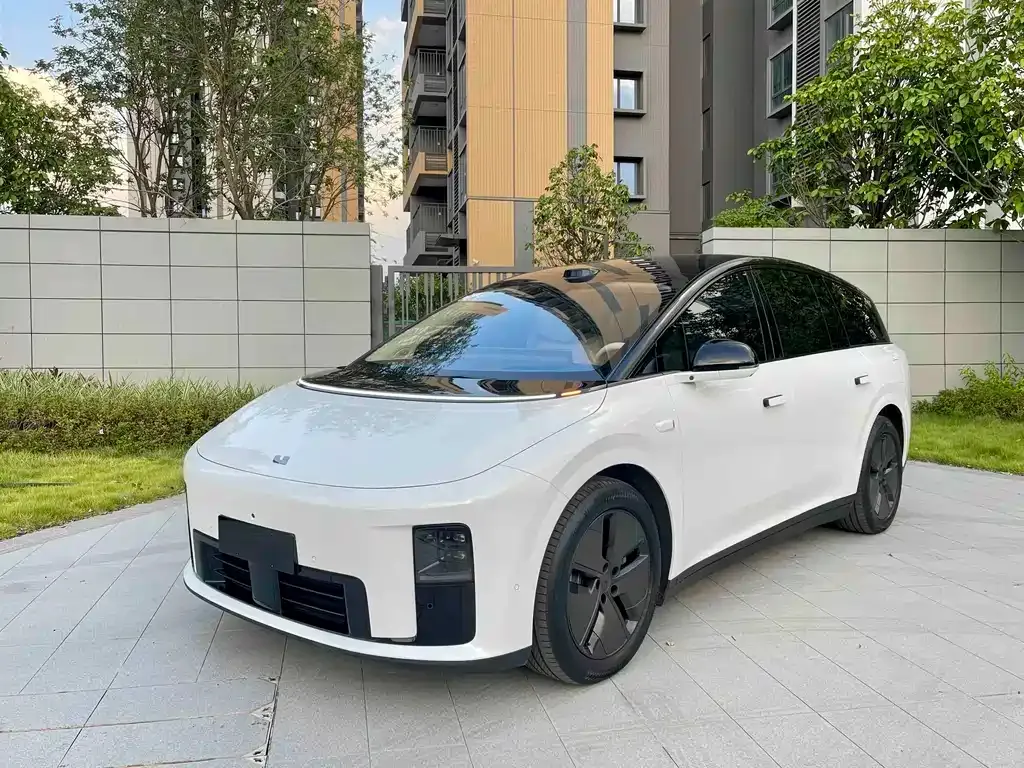 Li Auto Li i8 — фото 1