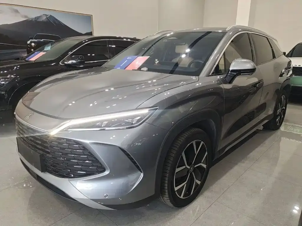 BYD L DM-i — фото 3