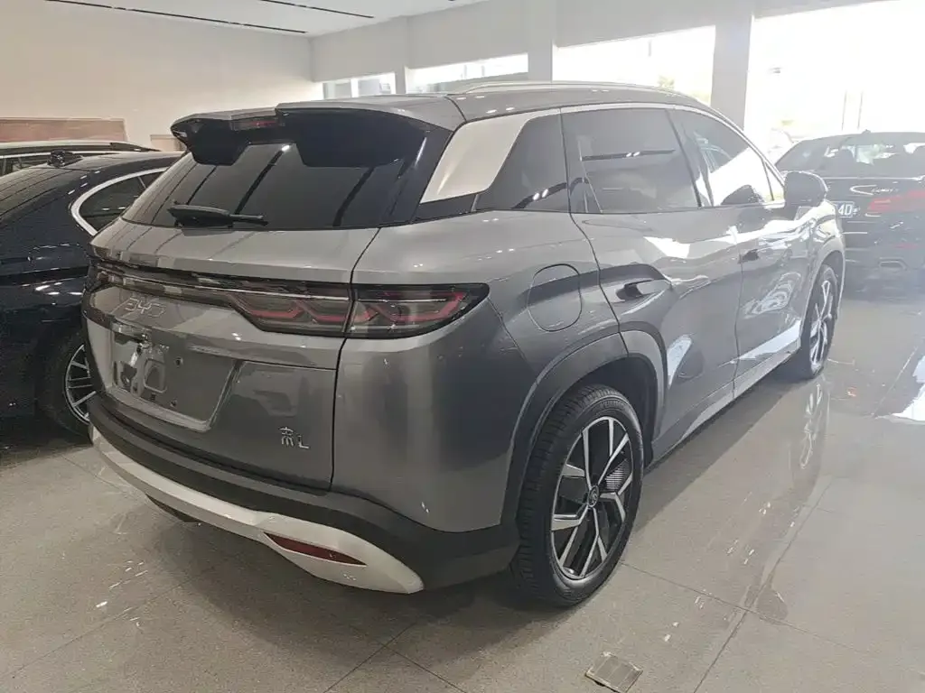 BYD L DM-i — фото 7