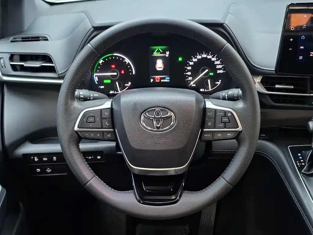 Toyota Sienna — фото 8