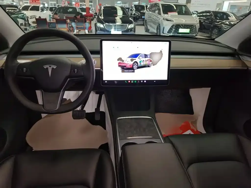 Tesla Model Y — фото 6