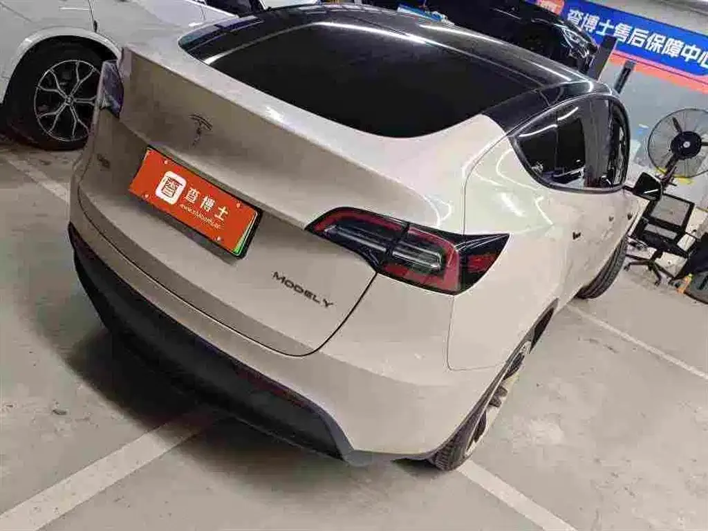 Tesla Model Y — фото 4