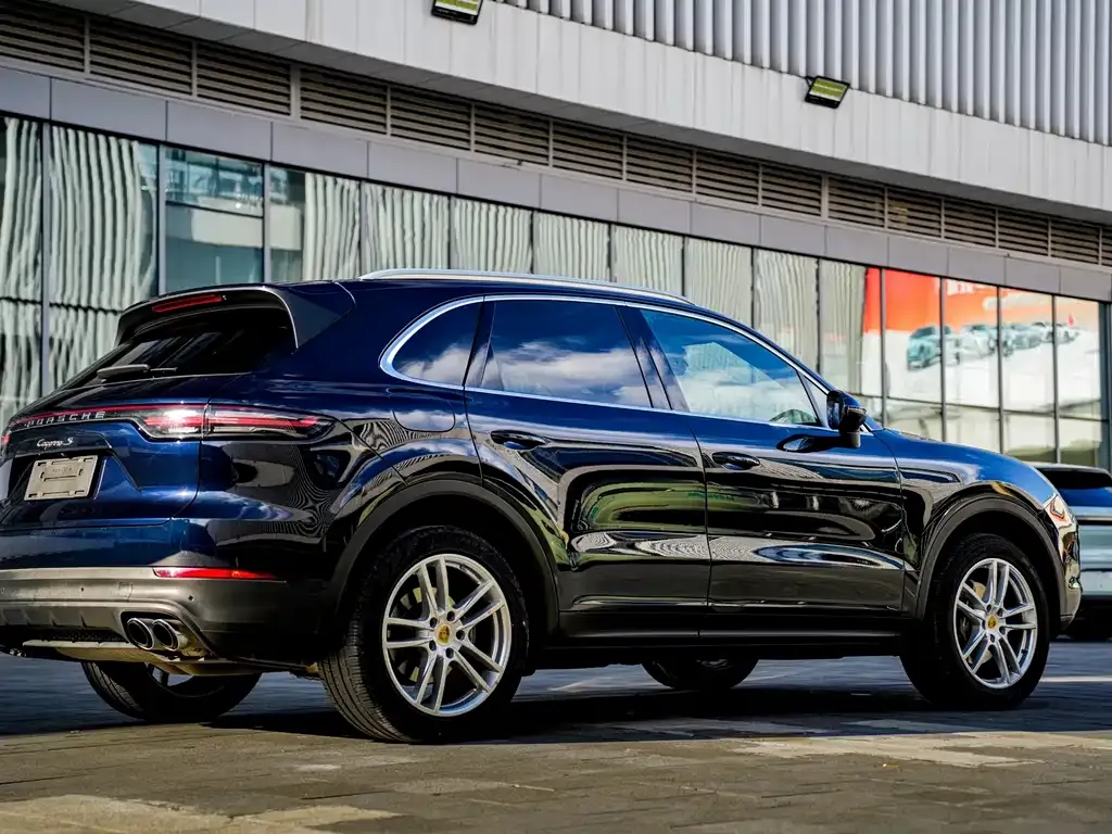 Porsche Cayenne — фото 2
