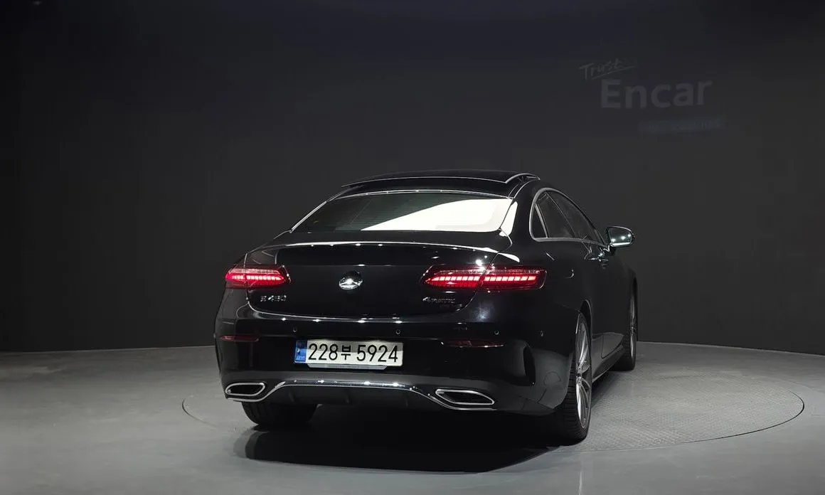 Mercedes-Benz E-Class — фото 2
