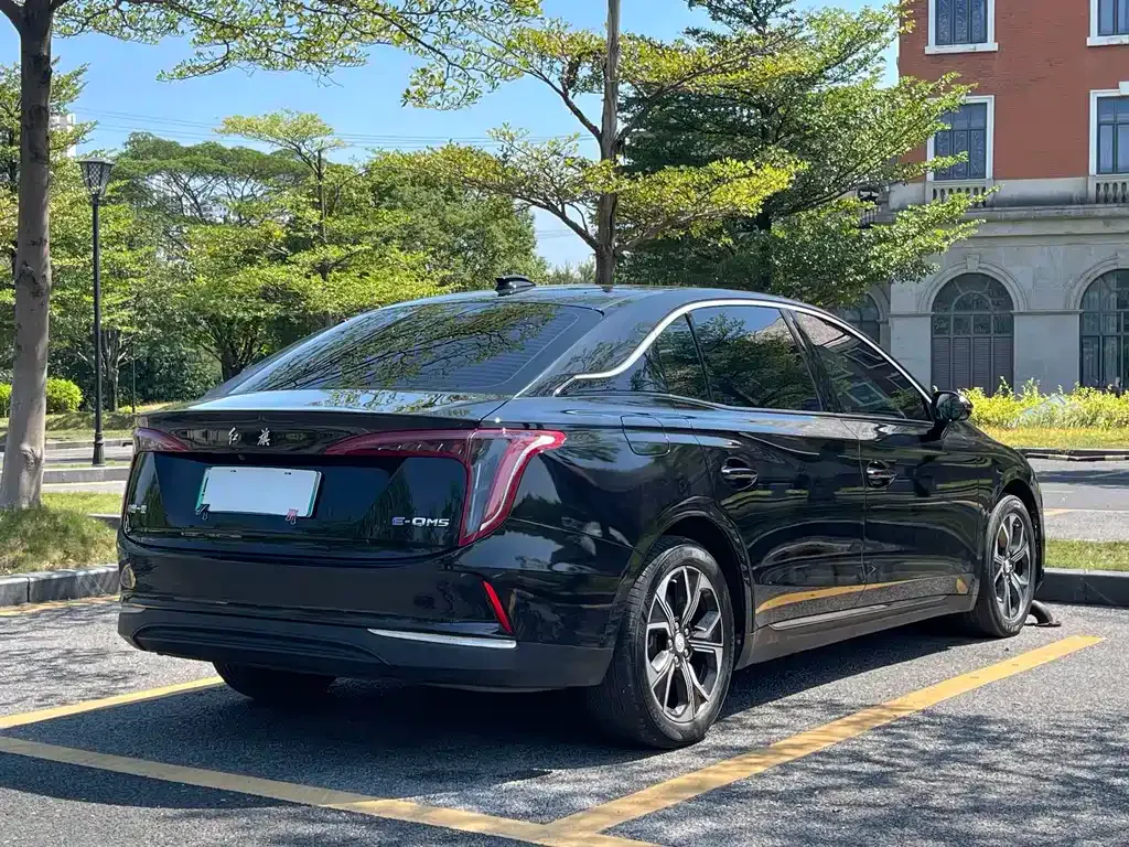 Hongqi E-QM5 — фото 10