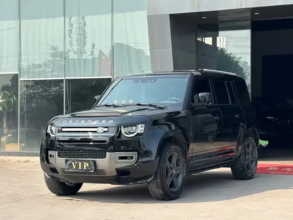 Land Rover Defender — фото 1