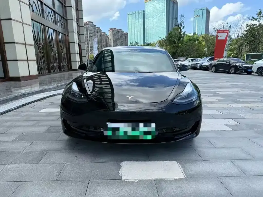 Tesla Model 3 — фото 6