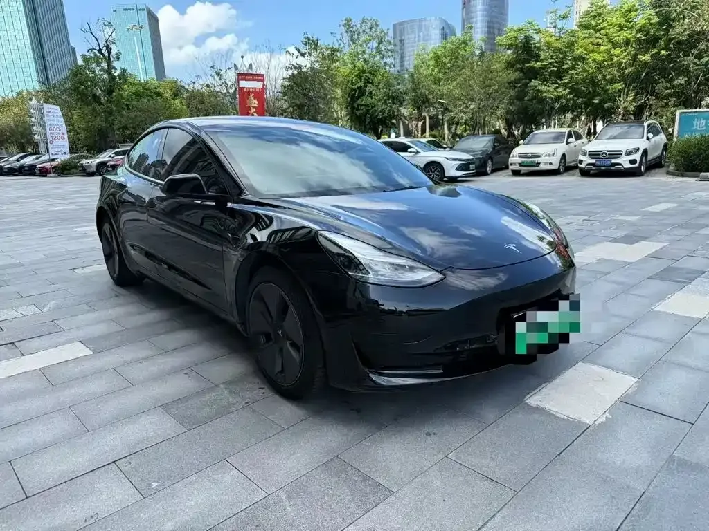 Tesla Model 3 — фото 5