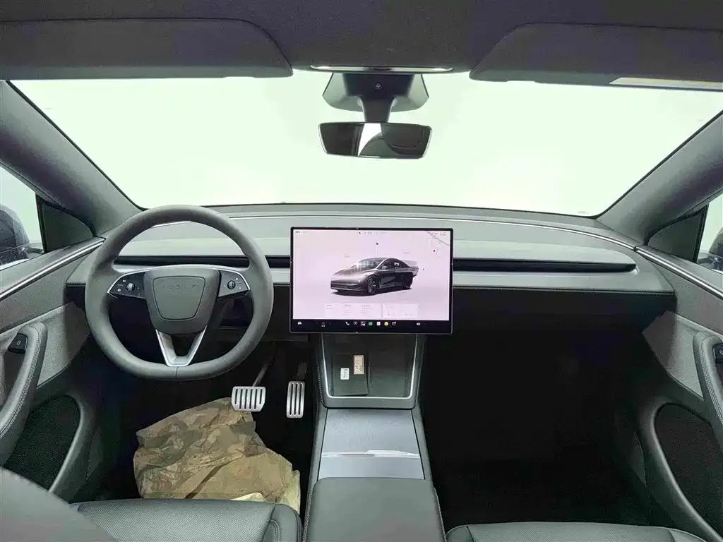 Tesla Model Y — фото 6