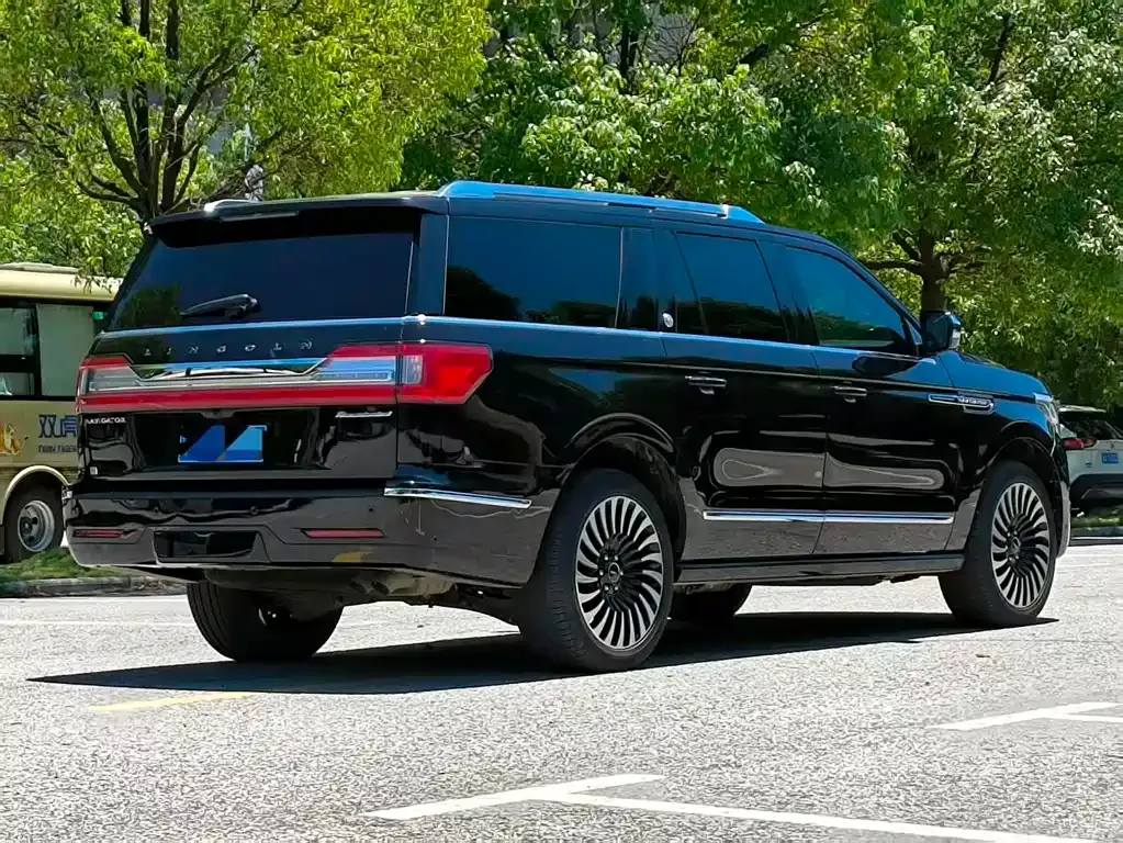 Lincoln Navigator — фото 10