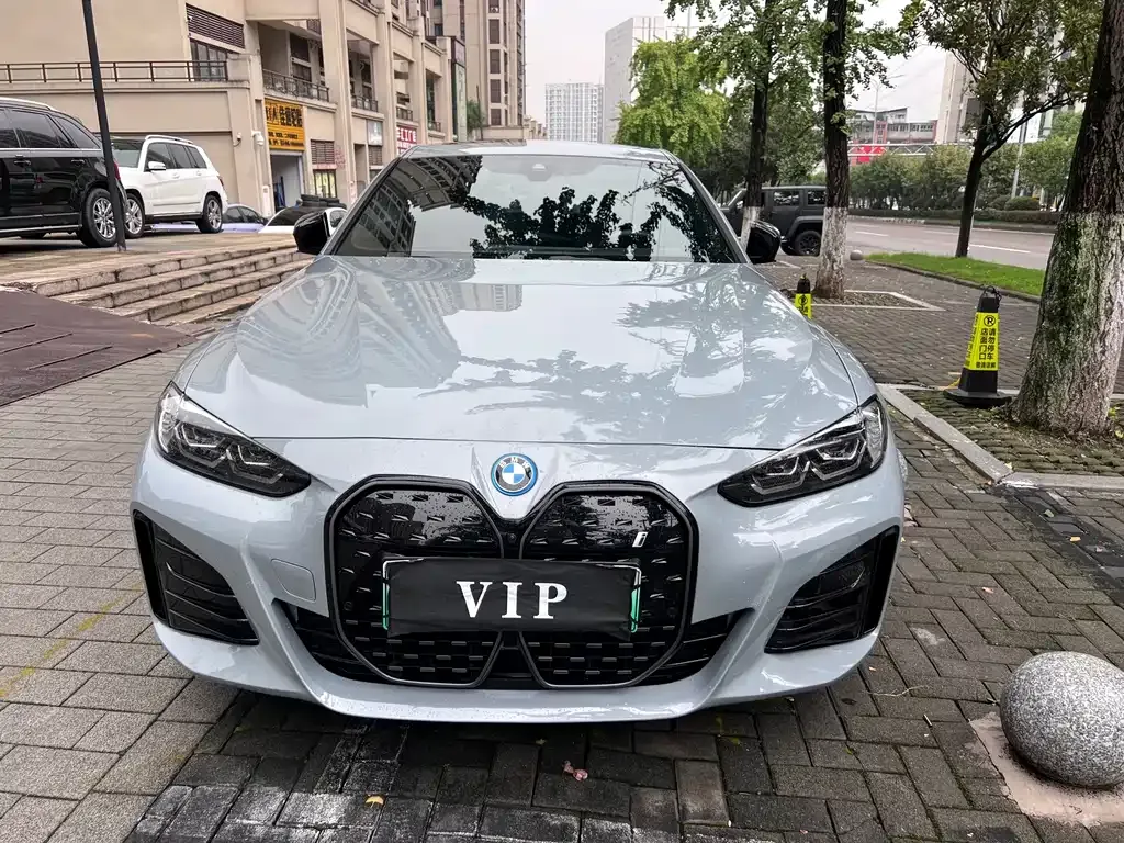 BMW i4 — фото 10