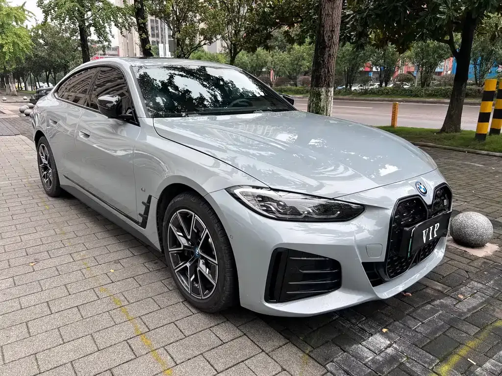 BMW i4 — фото 7