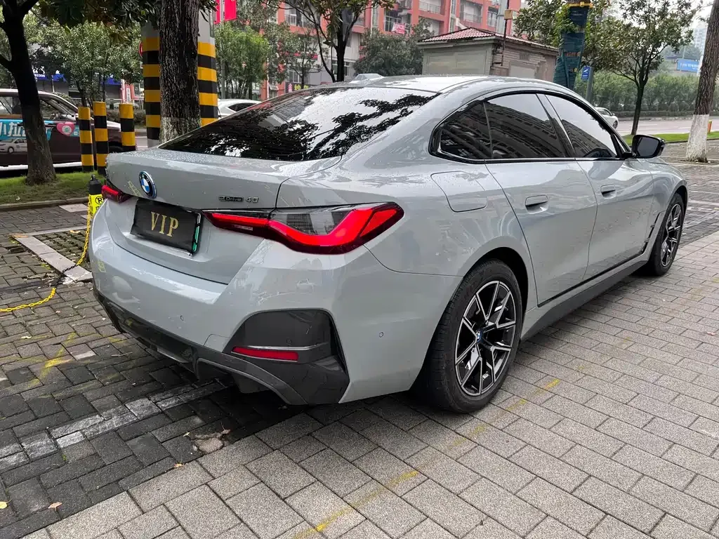 BMW i4 — фото 5