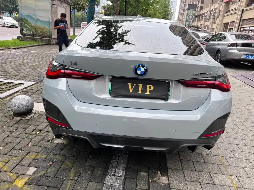 BMW i4 — фото 4