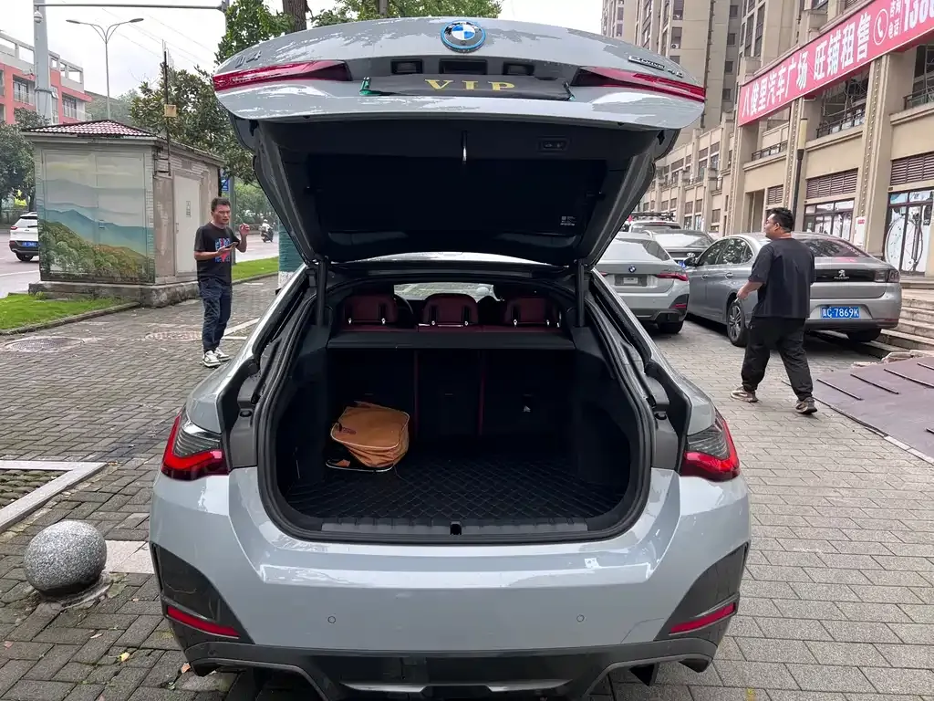 BMW i4 — фото 3
