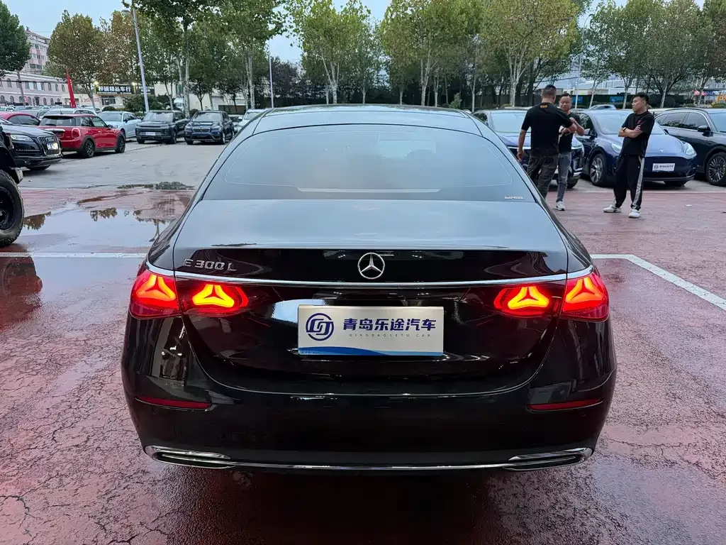 Mercedes-Benz E-Class — фото 8