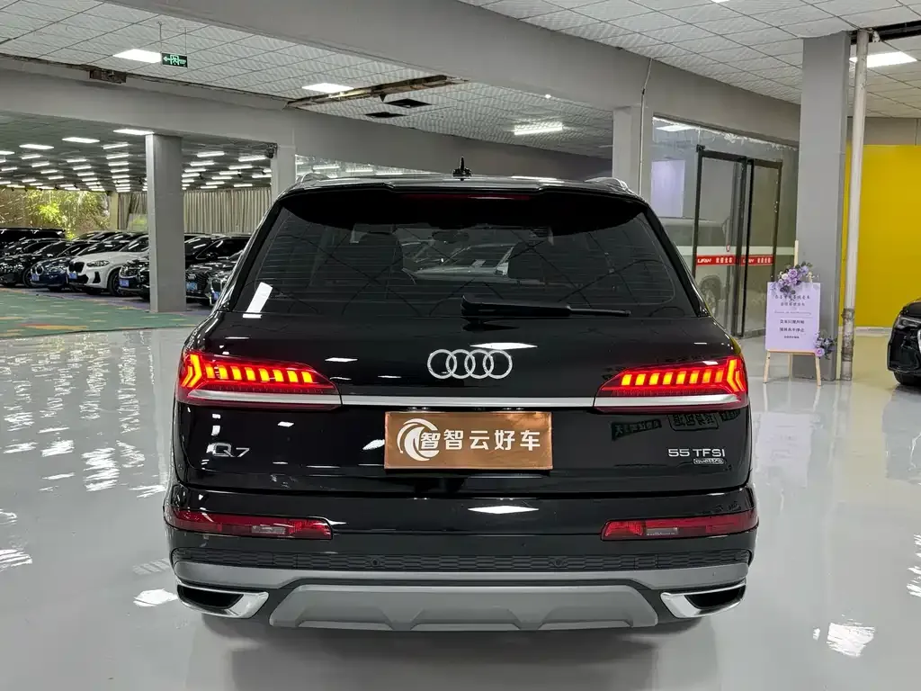Audi Q7 — фото 2