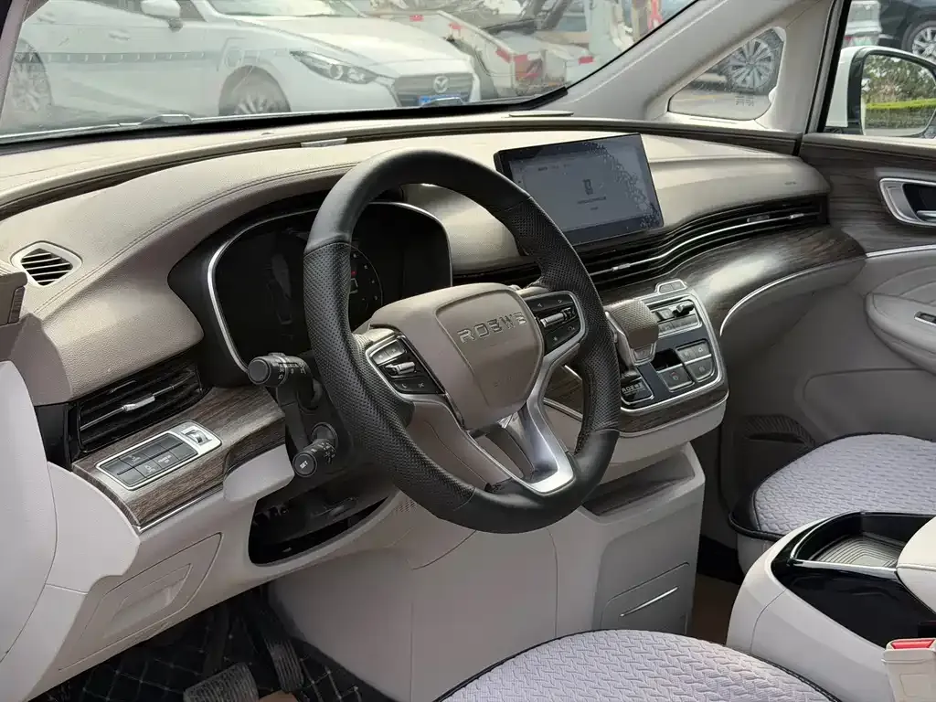 Roewe iMAX8 — фото 2