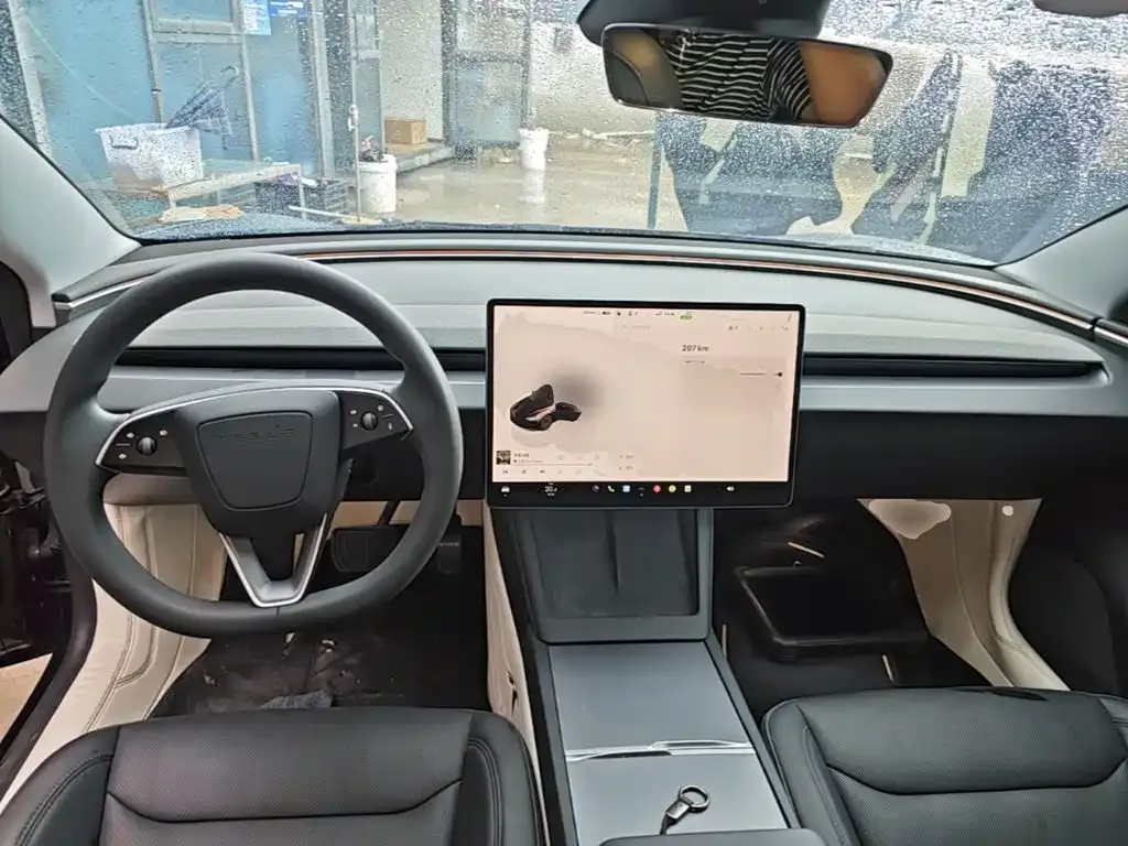 Tesla Model 3 — фото 5